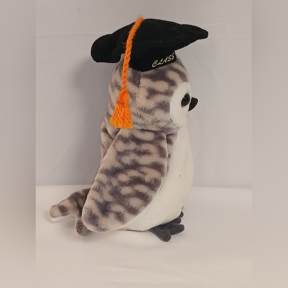 '𝟵𝟵 𝗪𝗶𝘀𝗲𝗿 𝗚𝗿𝗮𝗱𝘂𝗮𝘁𝗶𝗻𝗴 𝗢𝘄𝗹 𝗥𝗲𝘁𝗶𝗿𝗲𝗱 𝗧𝗬 𝗕𝗲𝗮𝗻𝗶𝗲 - Picture 5 of 9